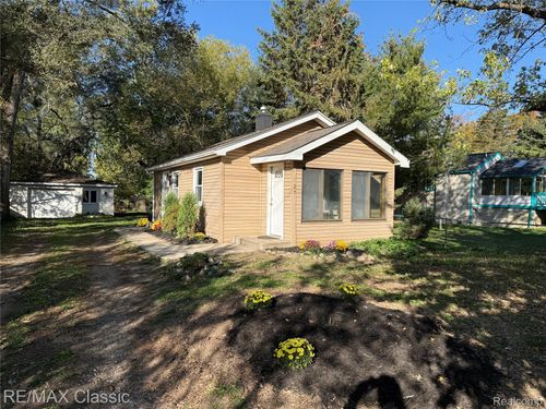 27 Shotwell Street, White Lake Charter Township, MI, 48386 | Card Image