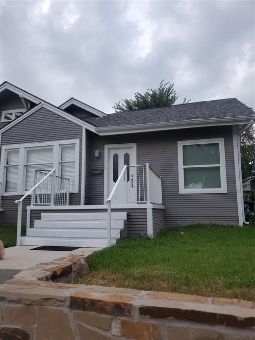 1017 E Humbolt St, Fort Worth, TX, 76104-3781 | Card Image