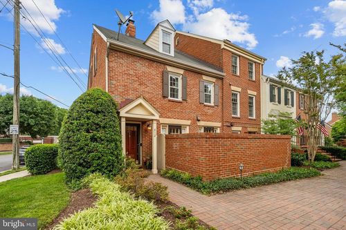 812 Bashford Ln, ALEXANDRIA, VA, 22314-1310 | Card Image
