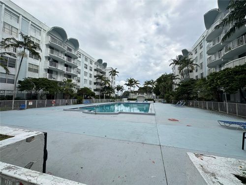 310-484 Nw 165th Street Rd, Miami, FL, 33169-6461 | Card Image