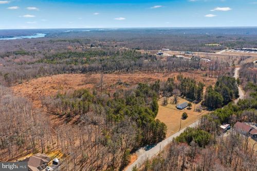 402 Oak Grove Dr, Mineral, VA, 23117 | Card Image