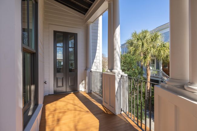 Front porch - side door | Image 41