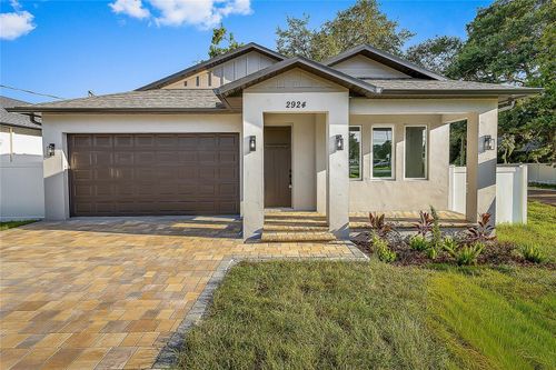 2922 W Giddens Ave, TAMPA, FL, 33614-6715 | Card Image