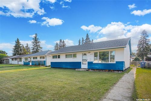 229 U Avenue N, Saskatoon, SK, S7L3C4 | Card Image