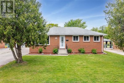 2929 Rivard Ave, House other with 4 bedrooms, 2 bathrooms and null parking in Windsor ON | Image 3