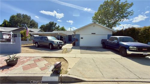 10861 Jamie Ave, Pacoima, CA, 91331-1654 | Card Image