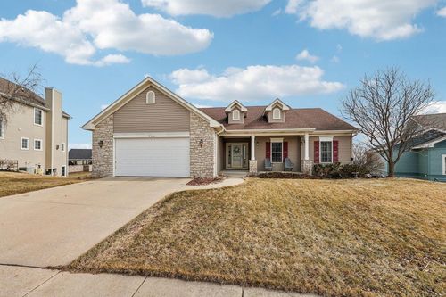 320 S Boulder Ridge Dr, Lake Geneva, WI, 53147-8908 | Card Image