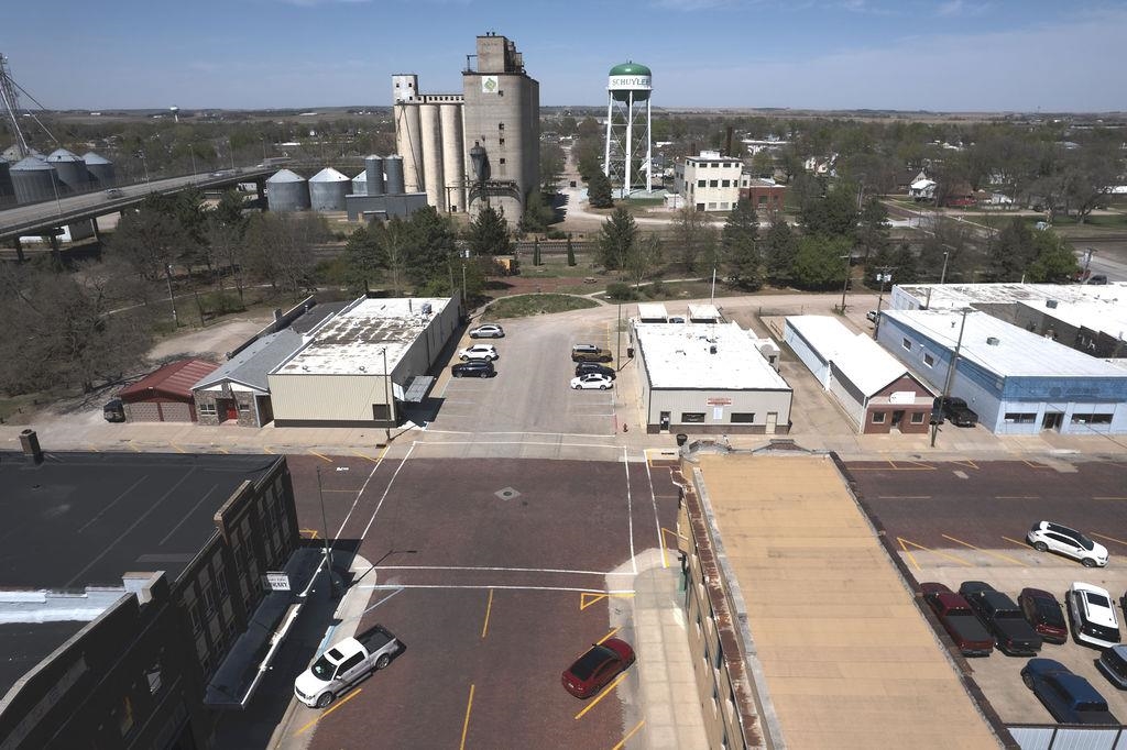 Commercial Sale in Schuyler 2