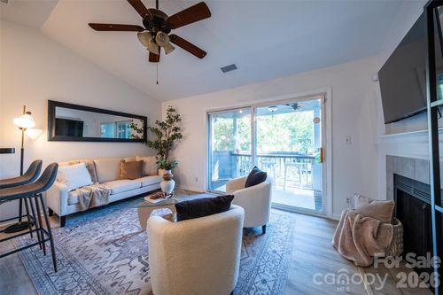 3e-505 N Graham St, Charlotte, NC, 28202-1494 | Card Image