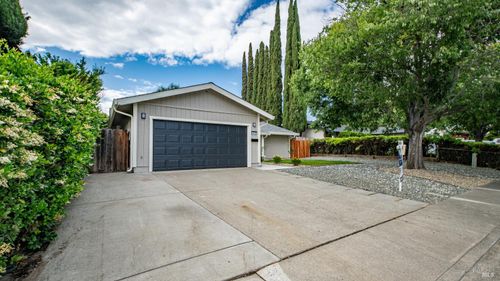 2495 Carnation Dr, Fairfield, CA, 94533-1509 | Card Image