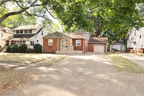 334 E Tuscarawas Ave, Barberton, OH, 44203-3318 | Card Image