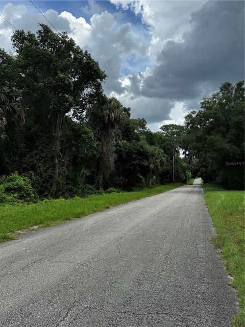 1423 Lemon St, Deland, FL, 32720-4557 | Card Image