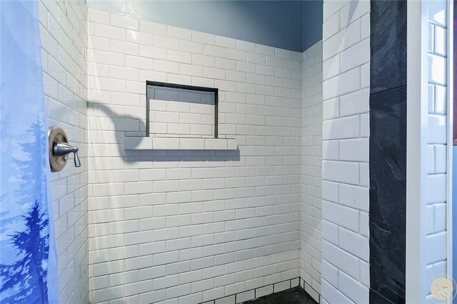 Master tile shower | Image 14