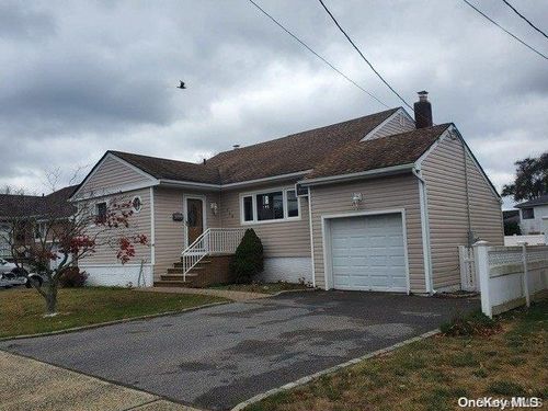 548 Miller Avenue, Freeport, NY, 11520 | Card Image