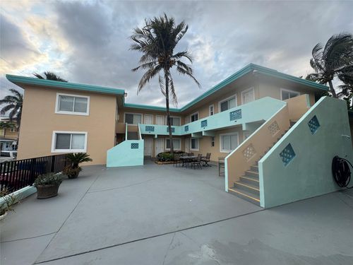 apt-3-323 Monroe St, HOLLYWOOD, FL, 33019-2010 | Card Image