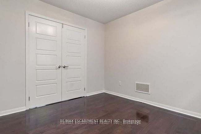 255 Monaghan Cres, House other with 4 bedrooms, 3 bathrooms and 2 parking in Milton ON | Image 12