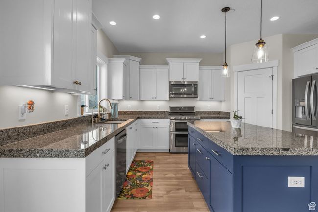 40 - 203 E Deer Run Loop, House other with 5 bedrooms, 4 bathrooms and 6 parking in Payson UT | Image 5