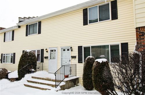 47 Stoneledge Ct, Amherst, NY, 14221-4809 | Card Image