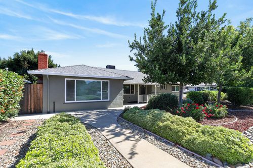 2 W Marshall Ave, Woodland, CA, 95695-4521 | Card Image