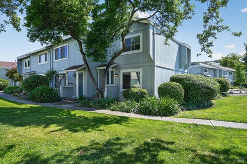 526 Loleta Lane, Novato, CA, 94947 | Card Image