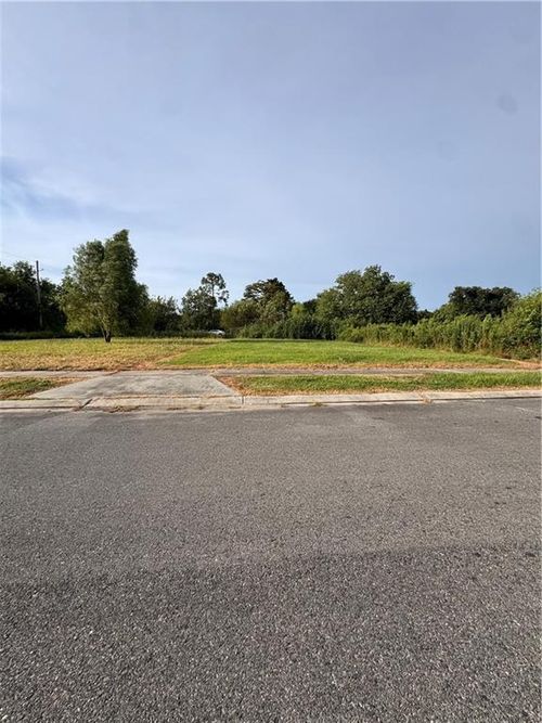 4907 N Galvez Street, New Orleans, LA, 70117 | Card Image