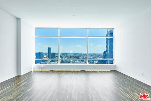 35i-900 W Olympic Blvd, Los Angeles, CA, 90015 | Card Image
