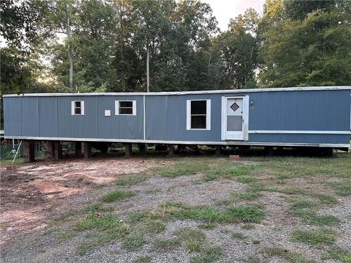 152 Oak Tree Dr, Mocksville, NC, 27028-8311 | Card Image