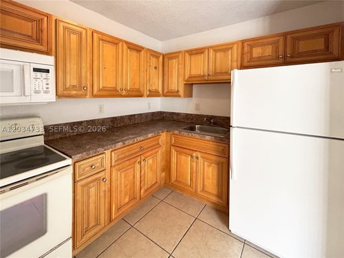 102-8287 Ne Miami Ct, Miami, FL, 33138-3725 | Card Image
