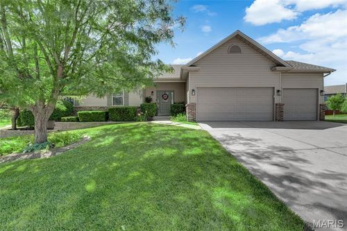 810 Kevin Dr, Wentzville, MO, 63385-6886 | Card Image