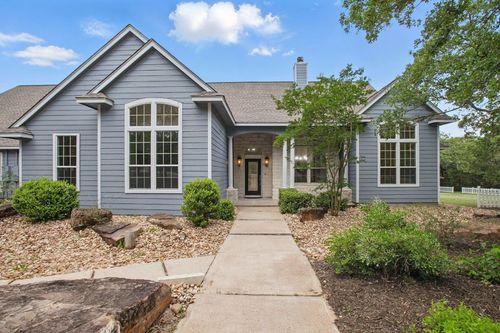 106 Woodcutter Ct, Bastrop, TX, 78602-3183 | Card Image