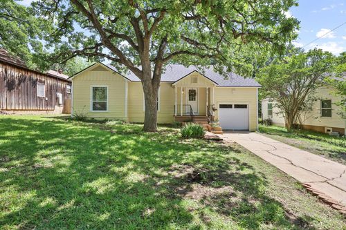 46 Vaughn Dr, Denison, TX, 75020-2300 | Card Image
