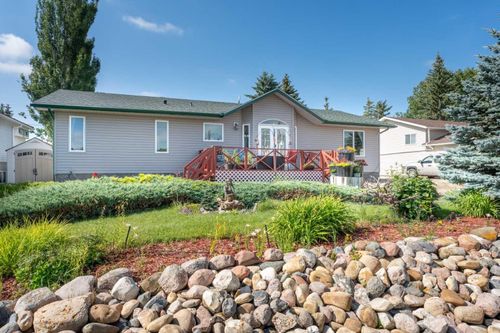 102 Railway Avenue E, Arrowwood, AB, T0L0B0 | Card Image