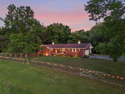 450 Paul Thompson Rd, Bethpage, TN, 37022-9170 | Card Image