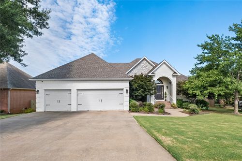 2035 N Bridgeport Dr, Fayetteville, AR, 72704-6732 | Card Image