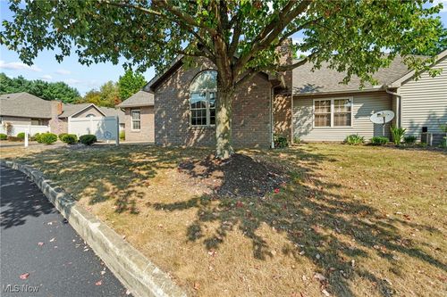 1442 Tewksbury Cir, Cuyahoga Falls, OH, 44221-5345 | Card Image