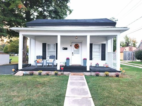 265 W 4th St, Constantine, MI, 49042-1117 | Card Image