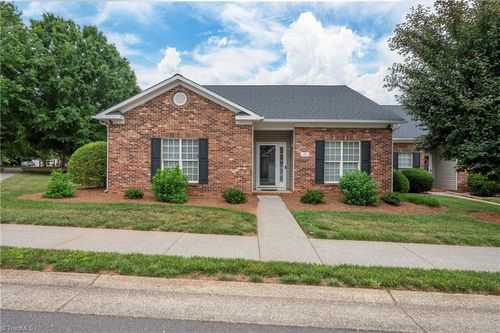 195 Stadium Oaks Dr, Clemmons, NC, 27012-8962 | Card Image