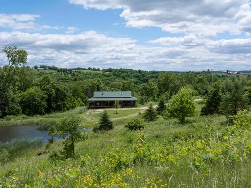 1878 Trophy Run Ln, Harpers Ferry, IA, 52146-7603 | Card Image