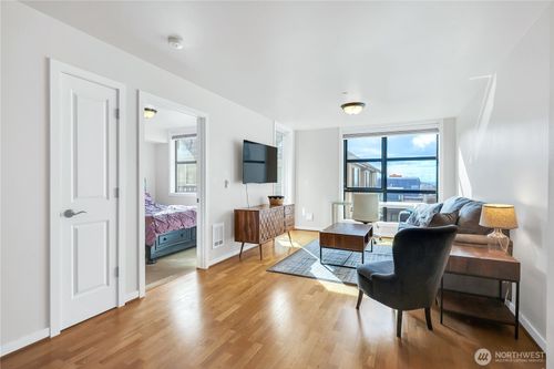 304-4116 California Ave Sw, Seattle, WA, 98116-4171 | Card Image