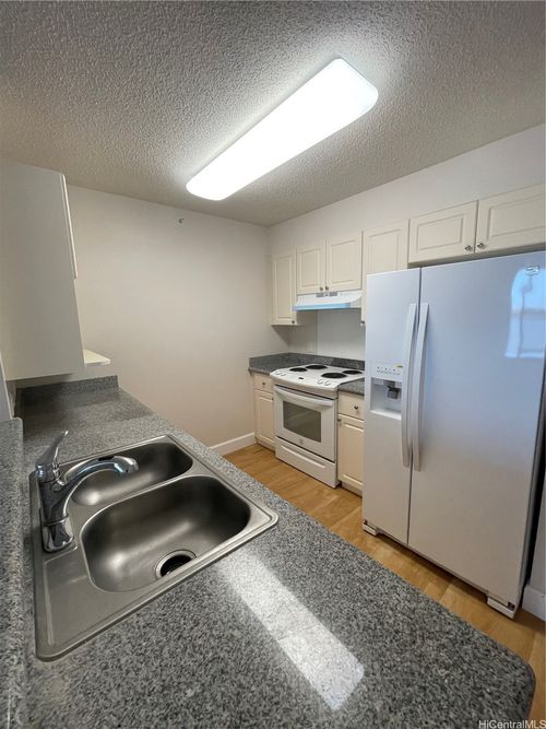 914-801 South St, Honolulu, HI, 96813-5920 | Card Image