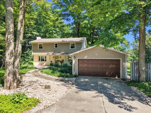 65 Blue Jay Dr, Dubois, PA, 15801-8716 | Card Image