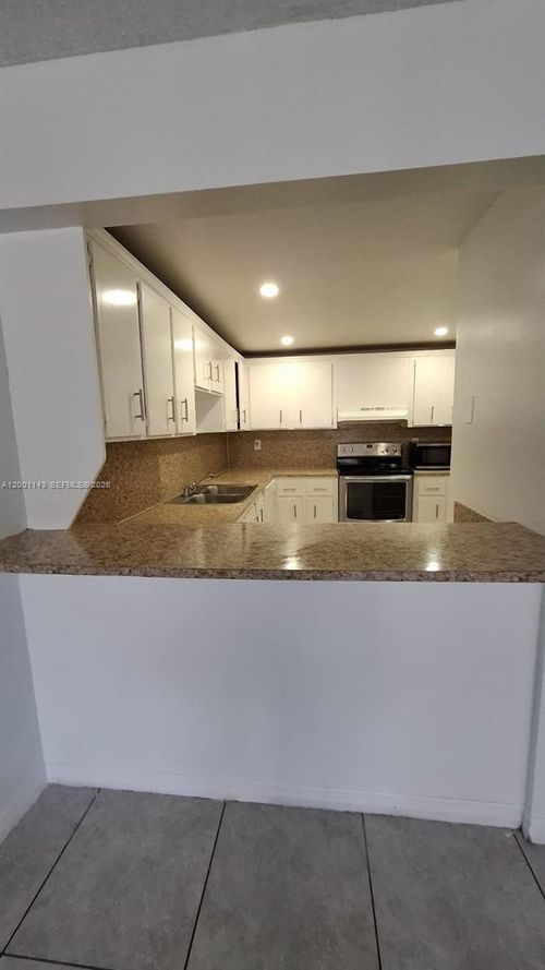 2-201-6950 Miami Gardens Dr, Hialeah, FL, 33015 | Card Image