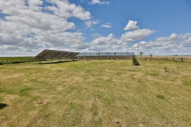 3.43 Acres, House other with 4 bedrooms, 3 bathrooms and null parking in Raymond AB | Image 7