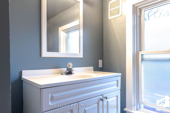 45 Chestnut St E, House other with 3 bedrooms, 2 bathrooms and 2 parking in Saint Catharines ON | Image 22