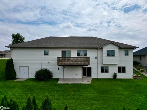 1037 Bella Vista Dr, Carroll, IA, 51401-3868 | Card Image