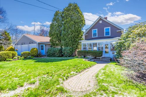 536 Middle Rd, Portsmouth, NH, 03801-4823 | Card Image