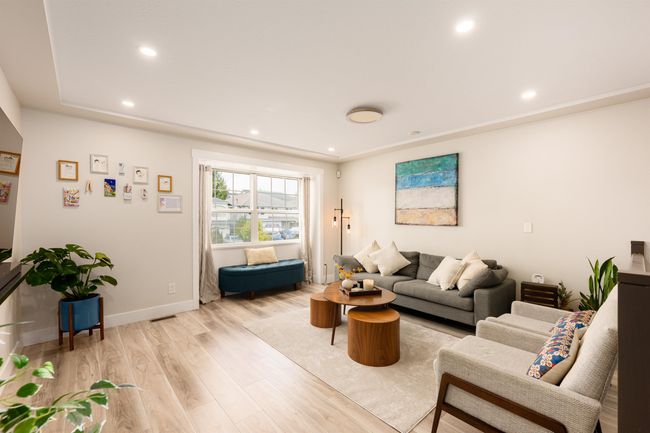 1282 Lincoln Dr, House other with 4 bedrooms, 3 bathrooms and 4 parking in Port Coquitlam BC | Image 4