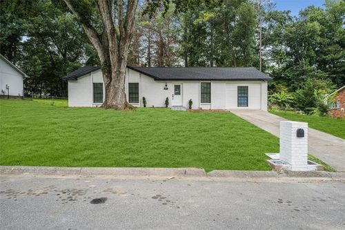 6073 Fieldcrest Dr, Morrow, GA, 30260-1410 | Card Image