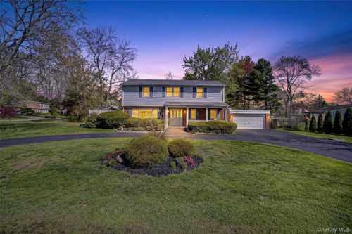 984 Fox Meadow Rd, Yorktown Heights, NY, 10598-2930 | Card Image