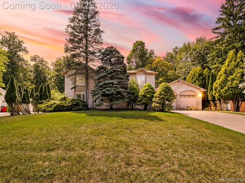 6052 Glen Eagles Dr, West Bloomfield, MI, 48323-2212 | Card Image